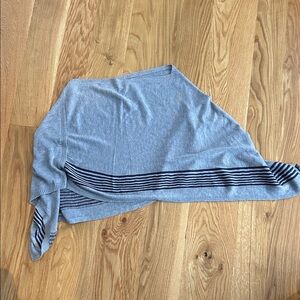 Stylish Gray Asymmetrical Poncho